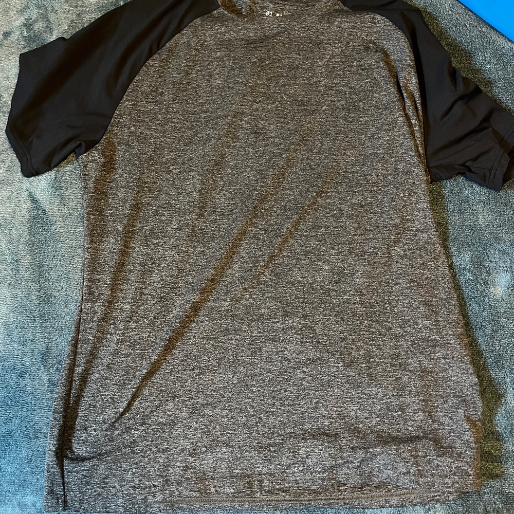 Men's Gray and Black Athletic Shirt